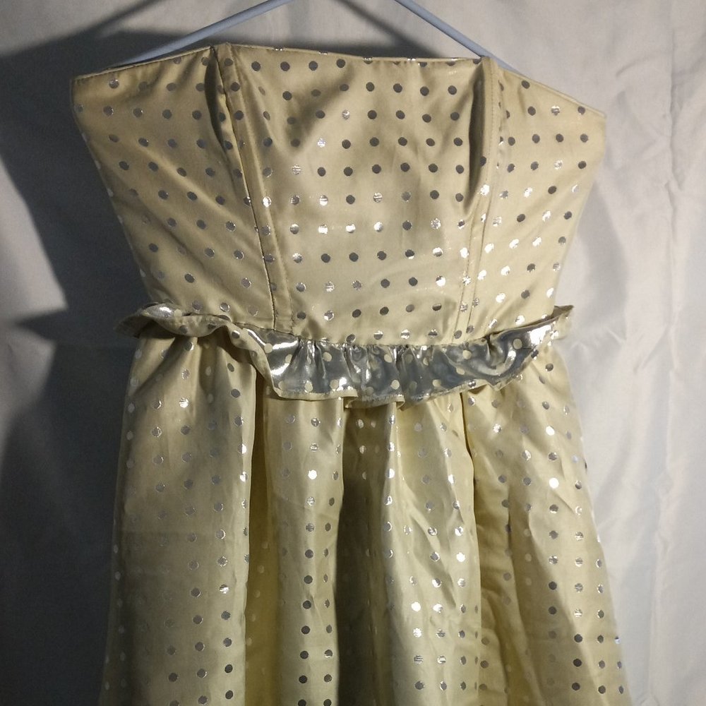COREY LYNN CALTER - STRAPLESS PARTY DRESS - CREME - SIZE 6 (EUC)